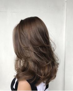 Mousy Brown Hair, Brown Hair Inspo, Hair Inspiration Short, Hairstyles For Layered Hair, Short Layered Haircuts, Shot Hair Styles, Shoulder Length Hair Cuts, Hair Stylies, Hair Inspiration Color