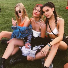 Jack And Madison, Emma Delury, Madison Beer Style, Madison Beer Outfits, Beer Graphic, Beer Photography, Friendship Photoshoot, Beer Outfit, Kaia Gerber