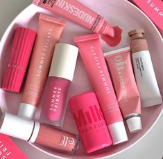 Preppy Lipgloss, Perfect Skin Care Routine, Lip Products, Skin Care Items, Lip Glosses