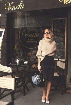 Friday Favorites - Turtlenecks - Maison de Cinq Clothes Shops, Skirt Diy, Stylish Winter Outfits, Mode Casual, Looks Street Style, Womens Clothes, Minimal Chic, Neutral Fashion, Galway