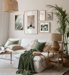 From on-trend looks to classic schemes, there are a wealth of ideas to steal whatever your style. Women Apartment, Organization Apartment, Girly Apartments, Style Apartment, Rooms Decor, Apartment Organization, Future Apartment, Apartment Style, College Apartment