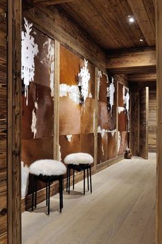 Ski Apartment Interiors, Mountain Interior Design, Saloon Decor, Winter Chalet, Mountain Interiors, Modern Chalet, Chalet Interior, Chalet Design, Ski House