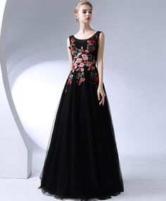 Black Tulle Dress For Evening, Black Sleeveless Tulle Dress, Black Tulle Floor-length Dress, Black Floor-length Tulle Dress, Black Sleeveless Tulle Gown, Sleeveless Black Tulle Gown, Black Tulle Gown For Prom Season, Black Tulle Gown For Evening, Black Tulle Gown For Banquet