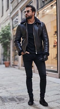 zara leather jacket outfit fall Leather Jacket Outfit Mens, Blue Leather Jacket Outfit, Leather Jacket Outfit Fall, Leather Vest Outfit, Black Shearling Jacket, Zara Leather Jacket