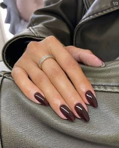 September Nails Brown, Fall Biab Nails, Espresso Brown Nails, Autumn Nails Biab, September Nail Ideas 2024, Brown Winter Nails, Autumn Brown Nails, Collage Nails, Espresso Nails