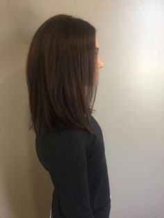 Short Medium Hair Straight, 2023 Ash Brown Hair, Medium Length Haircut Lob Straight, One Length Haircuts Medium, Short Medium Dark Brown Hair, Mid Length Short Hair Straight, Shorter Straight Hair, Long Layers In Shoulder Length Hair, Back View Of Medium Length Layered Hair