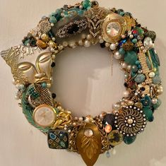 Beautiful jewelry wreath  using vintage costume jewelry and beads. Vintage Embellished Jewelry For Gifts, Jewellery Wreath, Jewelry Tree Craft, Jewelry Wreath, Art Wreath, Framed Jewelry Art, Tree Decorations Diy, Button Creations, Vintage Modern Jewelry