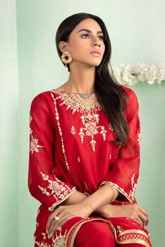 Pakistani Designer Online | Sarosh Salman | Luxury Pret & Wedding Wear Silk Thread Embroidery, Red Dupatta, Net Shirt, Luxury Pret, Designer Outfit, Embroidery Shirt, Printed Dupatta, Pure Chiffon, Boutique Dress Designs