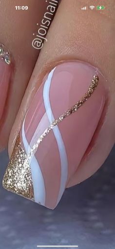 Fall Inspired French Tip Nails, Nail Swirls Designs, Classic Elegant Nails, Easy Fall Nail Designs For Beginners, Fall Nail Tips, Fall French Tip Nails Designs, French Tipped Nails, Line Nail Art Designs, French Manicure Nail Art