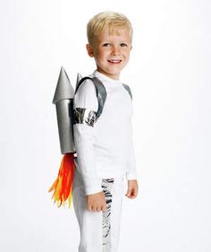 Rocket Man | Dress up your kids in fun costumes you make with everyday household items. Diy Costumes Kids Boys, Best Diy Halloween Costumes, Creative Halloween Costumes Diy, Space Costumes, Astronaut Costume, Diy Costumes Kids, Diy Halloween Costumes For Kids, Kids Costumes Boys, Diy Halloween Costumes Easy