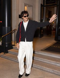 jacob elordi Jacob Elordi, Bottega Veneta Bag, Amal Clooney, Mens Trendy Outfits, Fall Outfits Men, Guys Clothing Styles, Demi Moore