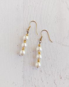 The pearl and gold earrings are perfect for everyday wear. They are super trendy and cute, great for any gift! Made for any age Diy Earrings Pearl, Pearl And Gold Earrings, Earrings Diy, Dangly Earrings, The Pearl, Diy Earrings, Jewelry Earrings Dangle, Gold Earrings, Etsy Earrings