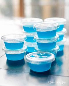 How to Make Blue Hawaiian Jello Shots Alcoholic Drinks With Pineapple Juice, Hawaiian Jello Shots, Malibu Jello Shots, Blue Hawaiian Jello Shots, Strawberry Margarita Jello Shots, Smirnoff Recipes, Cherry Jello Shots