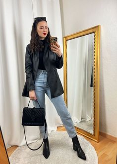 Black Leather Blazer and Light Mom Jeans Outfit Light Mom Jeans Outfit, Jeans And Blazer Outfit Classy, Light Mom Jeans, Jeans And Blazer Outfit, Womens Leather Jacket Outfit, Jeans Blazer Outfit, Black Leather Jacket Outfit, Outfit Elegantes