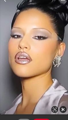 Y2k Silver Makeup, Y2k Glam Makeup, Gabriette Bechtel Makeup, Gabbriette Bechtel Makeup, Red Hair Eye Makeup, 00s Makeup Looks, 90s Runway Makeup, 90s Editorial Makeup, 2000s Inspired Makeup