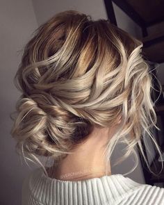 25 Awesome Low Bun Wedding Hairstyles | HappyWedd.com Short Hair Updo Messy Buns, Soft Glam Updo, Shoulder Length Up Do, Bridesmaid Updos, Wedding Hairstyles Updo Messy, Messy Wedding Hair, Wedding Hairstyles Medium Length, Long Hair Models, Bridesmaids Hair