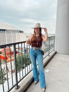 Rodeo Date Outfit, Rodeo Jeans Outfit, Austin Rodeo Outfit, Rodeo Date Night Outfit, Rodeo Women Outfit, Women’s Rodeo Fashion, Rodeo Cookoff Outfit, Houston Rodeo Outfits For Women 2023, Houston Rodeo Cookoff Outfit