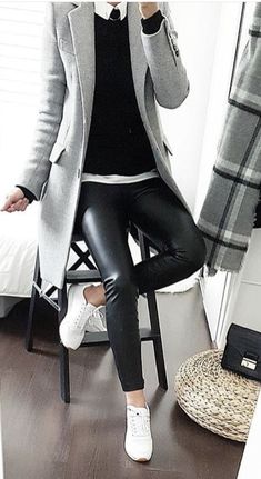 Look Legging, Black Leather Pants, Looks Chic, Fall Fashion Outfits, Casual Fall Outfits, Business Casual Outfits