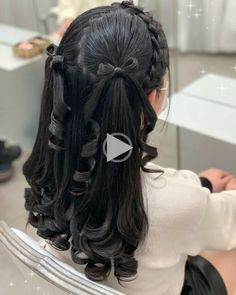 ✓ ✓ Cute trendy hairstyle ideas Hairstyle tutorial ideas..! Preppy Hairstyles, Ponytail Hairstyles Easy, Short Homecoming Hair, Tutorial Ideas, Hairstyles For Layered Hair, Quince Hairstyles, Hair Tips Video