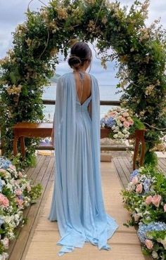 Robe de bal bleu ciel en mousseline de soie à encolure en V avec châle | Babyonlinewholesale Long Sleeve Braidsmaid Dresses, Azul Serenity, Long Sleeve Chiffon Dress, Chiffon Dress Long, Plunging Neck, A Line Prom Dresses, فستان سهرة, Elegant Party, Long Bridesmaid Dresses