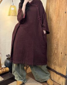 【Fabric】 Linen 【Color】 burgundy, brown, blue 【Size】 Shoulder width is not limited Shoulder + Sleeve 64cm/ 25" Bust 156cm/ 60" Length 105cm/ 41" Note: the effect of each monitor is different, there will inevitably be color difference, please pay attention to the buyer. Washing & Care instructions: -Hand wash or gently machine washable do not tumble dry -Gentle wash cycle (40oC) -If you feel like ironing (although should not be necessary) , do it with steam or while the dress is still slightly wet Casual Burgundy Midi Dress For Fall, Casual Burgundy Midi Dress, Brown Oversized Short Sleeve Dress, Brown Tunic Dress For Fall, Oversized Brown Long Sleeve Dress, Women Robe, Linen Dress Women, Linen Color, Autumn Dress