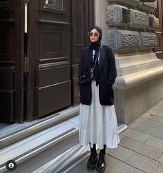 White Outer Outfit, Hijabi Blazer Outfit, Outer Hijab Outfits, Outfit Reference, Modest Outfit