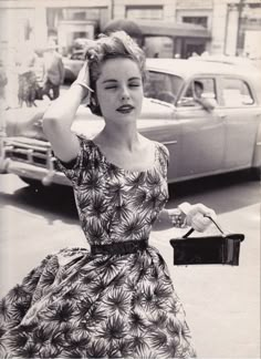 50s Glamour Vintage, Lady Like, Look Retro, Retro Pin Up, Fashion 1950s, 1950s Style, 50 Style, Retro Mode, Vintage Glam