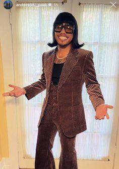 Anderson Paak Style, Train Outfit, Glam Disco, 70s Fashion Men, Silk Sonic, Desert Theme, Black Men Fashion Urban, Sonic Party, Anderson Paak