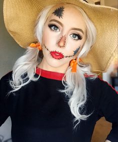 DIY Halloween MakeUp Looks That Are Actually Easy Pelottava Halloween, Cute Halloween Makeup, Halloween Makeup Diy, Halloween Makeup Scary, Halloween Costumes Makeup, Halloween Makeup Looks