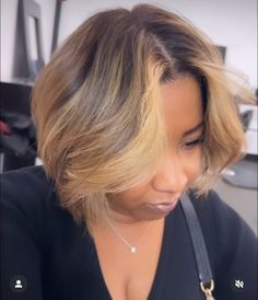 Angled Bob Hairstyles, Pressed Natural Hair, Silk Press Natural Hair, Black Hair Short Cuts, Haircuts For Medium Hair, Hair Color Highlights, Natural Hair Braids, Bleached Hair, Hair Affair