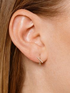 The Horizon Mini Thread Earring is a minimal statement piece that can be worn solo or in combination with other styles. This will be your go-to, everyday earring. The threader is comfortable, easy to wear, and goes with everything. We love the subtle line of pave diamond for distinctive edge.  14k yellow gold  Diamond Elegant Cross Earrings For Everyday, Everyday Elegant Cross Earrings, Elegant Everyday Cross Earrings, Needle Earrings, Nyc Design, Thread Earrings, Everyday Earrings, The Horizon, Pave Diamonds