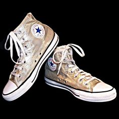 Gold Converse, Top Shoes For Men, Hightop Sneakers, Gold Canvas, Converse Style, Women Platform Shoes, Black Gums, Converse Chuck Taylor All Star, Womens Converse