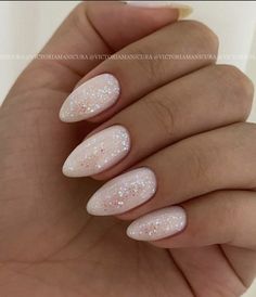 January Nails Inspo 2025, January Nails 2025, Nails For January 2025, Nails For January, Sparkly Nail Designs, Oval Nails