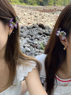 Duo Poses, Headband Flowers, The Garden Of Words, Ribbon Bag, Face Ideas, You Are My Moon, Pic Poses, Friend Pictures Poses, 사진 촬영 포즈