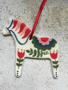 Dala Horse Porcelain Decoration - Red Tulips Dala Horse Art, Dala Horse Ornament, Horse Christmas Decorations, Dala Horse Pattern, Air Dry Clay Christmas Ornaments, Swedish Christmas Decorations, Scandinavian Accessories, Horse Home Decor, Folk Art Christmas