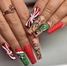 Christmas Nails 2019, Grinch Nails, Xmas Nail Designs, Red Christmas Nails, Stiletto Nail Art, Tree Nails, Cute Christmas Nails