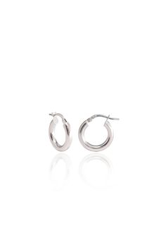 PLX410 Elevate your style with our 14K Solid White Gold Chunky Hoop Earring, a bold and beautiful statement piece. Crafted with precision and made from high-quality 14K solid white gold for a luxurious and lasting shine. Features a chunky hoop design with a 15mm diameter and 2mm thickness, creating a striking and impactful look. The secure latch closure ensures a comfortable fit and ease of wear. Perfect for adding a touch of sophistication and elegance to any outfit or occasion. Available for online purchase or free pickup at our store in Korea town, CA. PRODUCT INFO ✓Material 14k Solid Gold ✓Size (App.) Total Width: 15mmWeight: 1.3 ✓ColorWhite Gold ✓Made bySouth Korea ✓Ship From Los Angeles (U.S) ................................... Modern Shiny Small Hoop Huggie Earrings, Modern Polished Finish Small Hoop Huggie Earrings, Modern Small Hoop Huggie Earrings With Polished Finish, Minimalist Small Hoop Huggie Earrings With Shiny Finish, Modern White Gold Small Hoop Huggie Earrings, Korea Town, 14k Gold Hoop Earrings, Chunky Hoop Earrings, Hoop Design