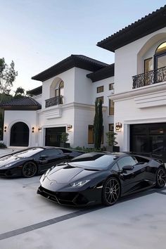 Luxury Cars And Houses, Mansion With Cars, Luxury Lifestyle House, Mansions Aesthetic, Luxury House Aesthetic, Black Luxury Cars, Lamborgini Car, Rich Cars Luxury, Opulence Aesthetic