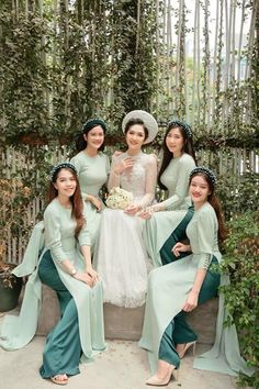 Brand New High Quality Vietnamese Ao Dai. Free Fast Priority shipping (1-3 days delivery) via USPS. This Set includes Ao Dai, White Pants and headpiece. Size Bust/Chest Waist S31in/79cm26in/66cm M32in/81cm27in/69cm L34in/86cm29in//74cm XL35in/89cm30in/76cm 2XL 36in/91cm32in/81cm 3XL 37in/94cm33in/84cm 4XL 38in/97cm34in/86cm 5XL 40in/102cm 36in/91cm 6XL 42in/107cm 38in/96cm Please provide Bust, Waist, and Hip measurements when placing your order so we can ensure the best fit for you. To get the b Green Ao Dai, Traditional Vietnamese Wedding, Tea Ceremony Wedding, Vietnamese Wedding Dress, Ao Dai Vietnamese, Dress With Pants, Vietnam Wedding, Vietnamese Ao Dai, Vietnamese Wedding