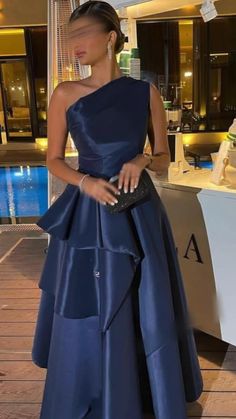 فستان سهرة, Prom Dresses Online, Grad Dresses, Glam Dresses, Dressy Outfits, Classy Dress, Fancy Dresses