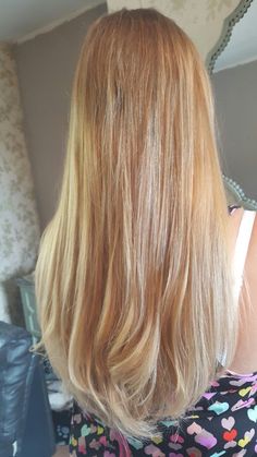 Ginger Blonde Hair, Preppy Hair, Micro Ring Extensions, Modelling Portfolio, Hair Streaks, Warm Blonde