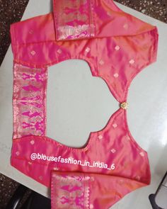 Basic Blouse Designs, Plain Blouse Designs, Latest Blouse Neck Designs, Gold Saree, Patch Work Blouse Designs, Latest Bridal Blouse Designs, Latest Blouse Designs Pattern