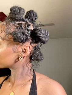 Bantu Knot Loc Styles, Locs Bantu Knots, Retwist Hairstyles, Bantu Knots On Locs, Loc Styles For Black Women, Locs Journey, Short Dreadlocks Styles, Hair Braid Patterns, Short Box Braids Hairstyles