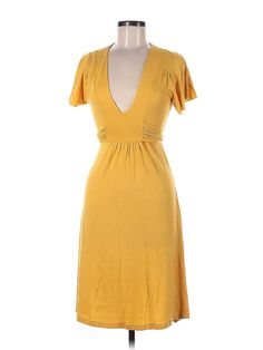 Theme Casual Dress Size: Medium Yellow Dresses - used. 65% POLYESTER, 32% RAYON, 3% SPANDEX, Midi, Plunge, Midi/Calf Length, Short Sleeve | Theme Casual Dress - Midi: Yellow Dresses - Used - Size Medium Yellow Casual Dress, Yellow Dresses, Dress Yellow, Dress Midi, Yellow Dress, Casual Dresses For Women, Casual Dress, Casual Dresses, Women Handbags