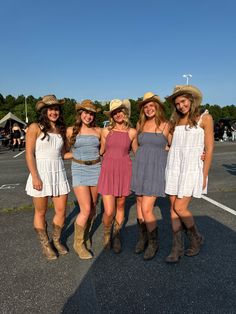 Luke Combs, Country Concert Outfit, Concert Outfits, Hoco Dresses, Concert Outfit, Cowboy Boots