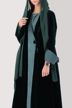 Hijab Harmony: Showcasing Fresh Styles in Modest Fashion Velvet Abaya, Beautiful Abayas, Abaya Designs Latest, Hijab Fashion Summer, Fashion Illustrations Techniques, Muslim Outfits Casual, Royal Green, Women Blouses Fashion, Fancy Dresses Long