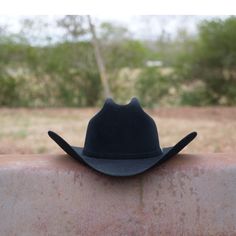 Stetson 30X El Patron Cowboy Hat Classic Top Hat For Western-themed Winter Events, Western Riding Hats For Winter, Western Style Solid Hat Bands For Kentucky Derby, Classic Felt Hat For Kentucky Derby And Rodeo, Classic Felt Hat For Rodeo And Kentucky Derby, Solid Brimmed Felt Hat For Western-themed Events, Classic Fedora For Riding, Classic Top Hat With Flat Crown For Western-themed Events, Elegant Fur Felt Hats For Western-themed Events