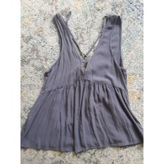 Size Xs, Flowy Periwinkle Linen Tank. It Has Ties That Go Up Through The Collar And Tie Into A Bow In The Back So It Can Be Adjusted Tighter. Wore 1x, Just Don't Reach For It. Gray Sleeveless Top For Vacation, Lavender Summer Tops For Vacation, Lavender Summer Top For Vacation, Trendy Lavender Tops For Beach, Lavender V-neck Top For Vacation, Purple Sleeveless Top For Day Out, Sleeveless Purple Top For Day Out, Gray Casual Tank Top For The Beach, Casual Gray Tank Top For Beach