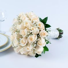 Wedding Collection White Rose - Sam's Club White Rose Bridal Bouquet, White Rose Wedding, Fresh Wedding Flowers, Bulk Wedding Flowers, White Roses Wedding, Rose Bridal Bouquet, Bridal Roses, Bridal Bouquet Flowers, Bouquet Toss