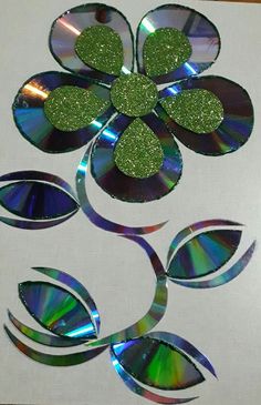 the four leaf clover is made out of cds